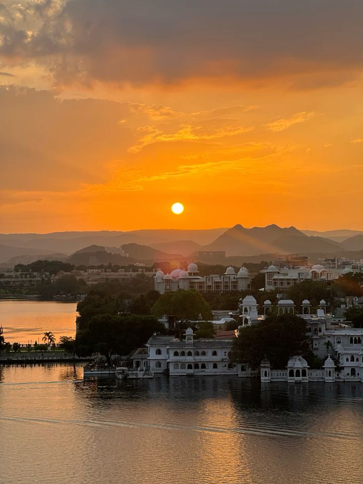 Udaipur | City of Lakes | Udaipur City